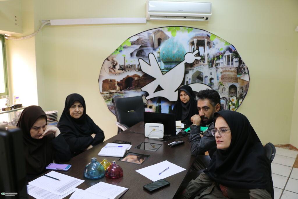 برگزاری نشست آموزشی قصهگویی با محوریت سوره حمد در کانون فارس