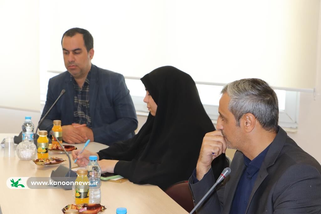 جلسه برنامهریزی و هماهنگی هفته ملی کودک در کانون گلستان برگزار شد