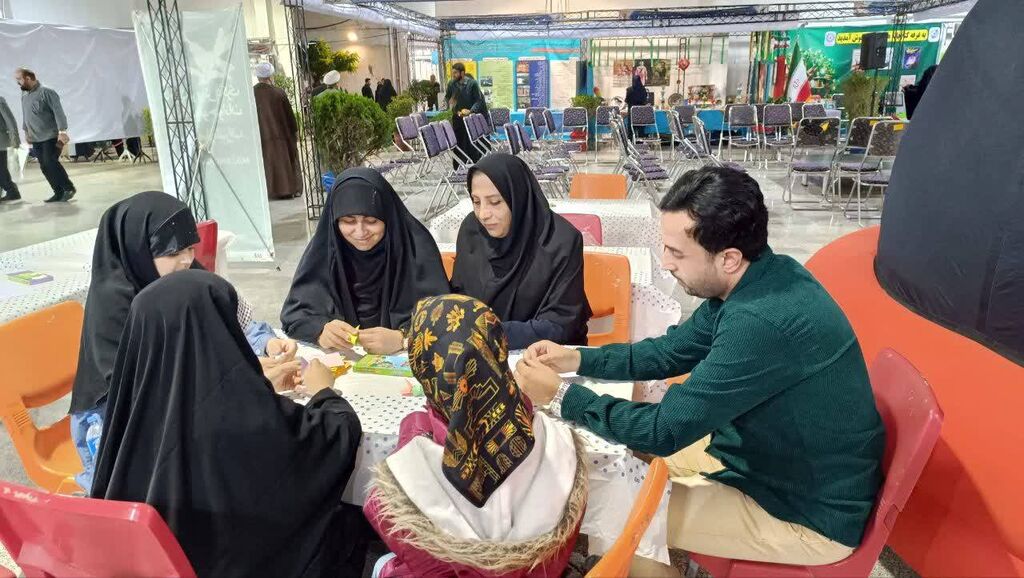 غرفه کانون پرورش فکری در سیزدهمین نمایشگاه ملی کتاب دفاع مقدس برپایی غرفه کانون پرورش فکری در سیزدهمین نمایشگاه ملی کتاب دفاع مقدس