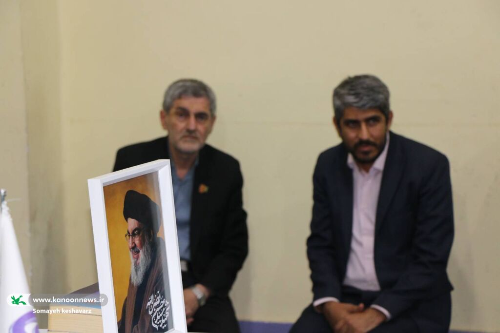 برگزاری ویژهبرنامه «ماه، آه و لبخند» در کانون پرورش فکری فارس با محوریت همبستگی با کودکانونوجوانان فلسطینی باحضور استاندار ویژهبرنامه «ماه، آه و لبخند» در روز همبستگی با کودکان فلسطینی