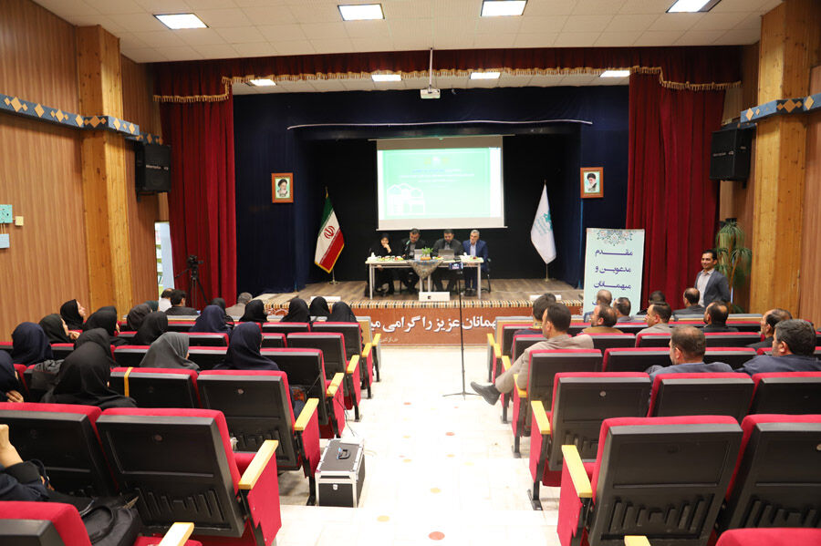 نشست صمیمی معاون توسعه کانون با مربیان و کارکنان کانون استان اردبیل برگزار شد