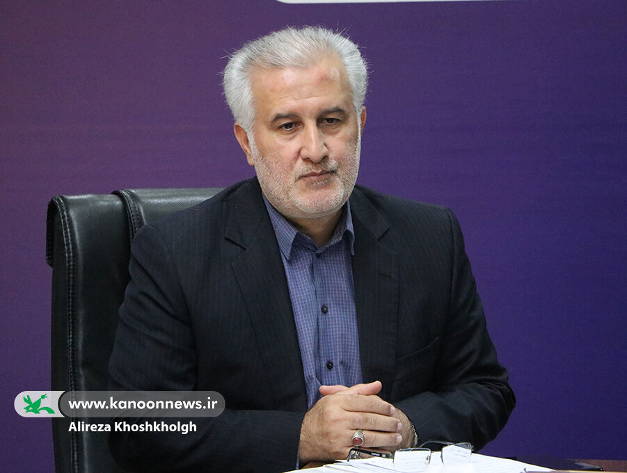 فرزند زمان تربیتکنیم!