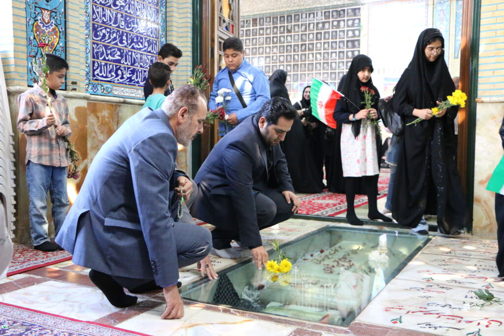 هفته ملی کودک.سمنان میثاق اعضای کانون استان سمنان با شهدا، در نخستین روز هفته ملی کودک