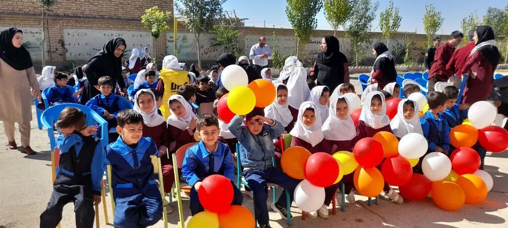 هفته ملی کودک با نواختن زنگ دوستی در مدارس سطح استان آغاز شد