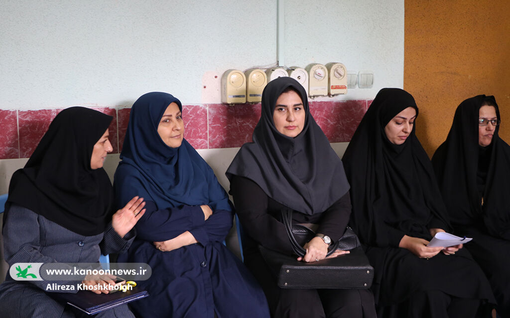 زنگ آغازآیینهای هفته ملی کودک در گیلان طنیناندازشد / اهدای نشان کانونیاری به کانونیاران
