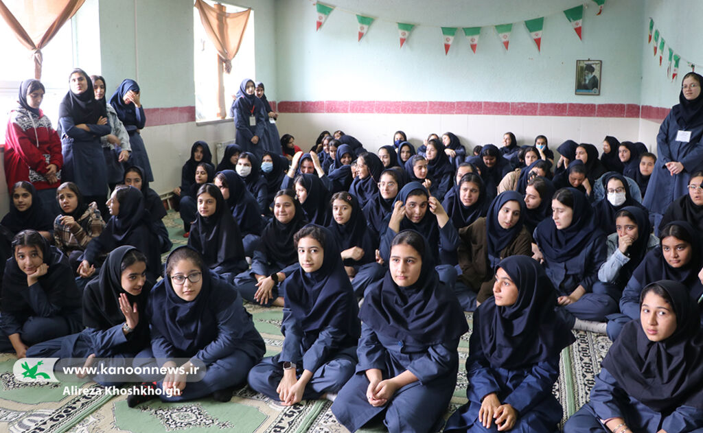 زنگ آغازآیین‌های هفته ملی کودک در گیلان طنین‌اندازشد / اهدای نشان کانون‌یاری به کانون‌یاران