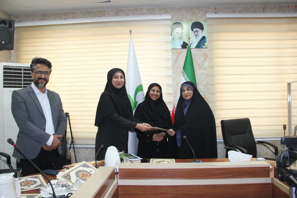 تقدیر استاندار از کارکنان کانون پرورش فکری کودکان و نوجوانان استان هرمزگان تقدیر استاندار از کارکنان کانون پرورش فکری کودکان و نوجوانان استان هرمزگان