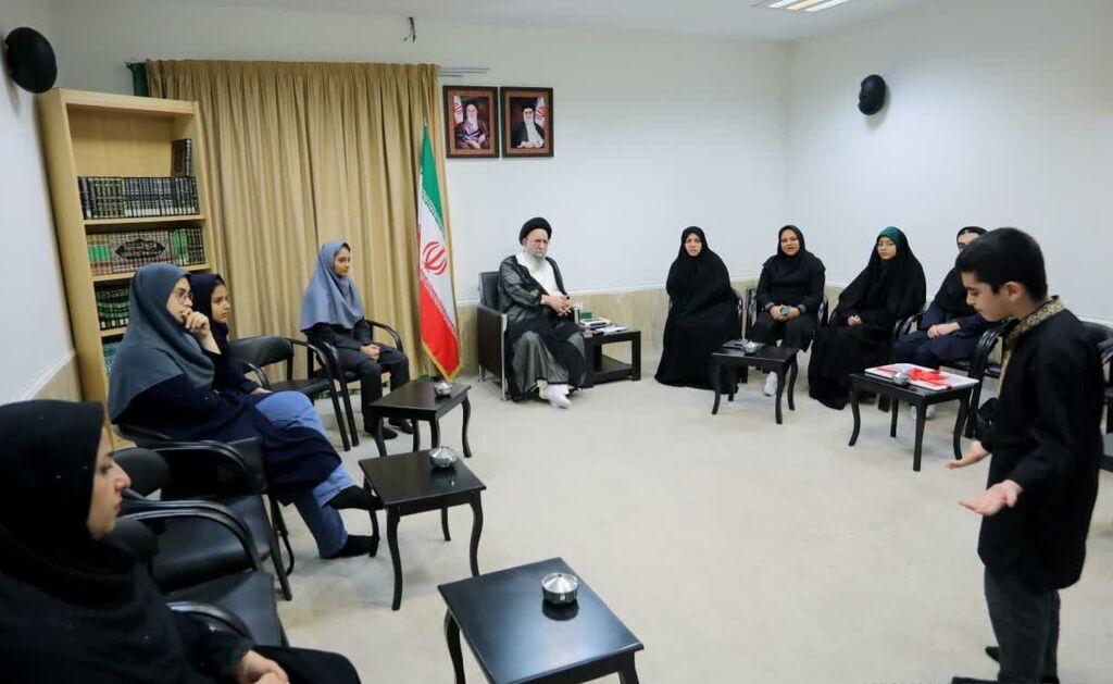 کانون گلستان کرامت و محبت به کودکان اساس همه فعالیتها باشد