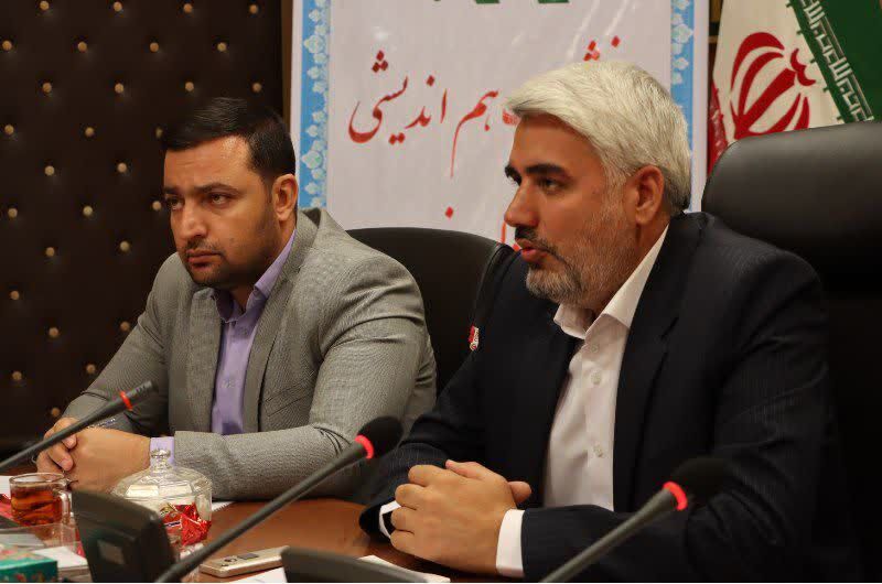 پرواز بادبادکها به مناسبت هفته ملی و روز جهانی کودک در ایلام برگزار می شود