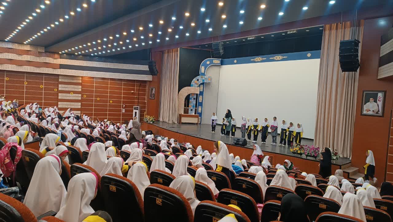 برنامههای اولین روز هفته ملی کودک در فرهنگسرای شهر اراک