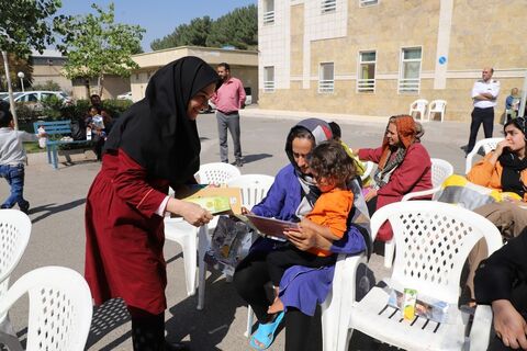 چند نما از اجرای برنامه نمایشی برای کودکان بیماربه همت خانه نمایش کانون استان قزوین