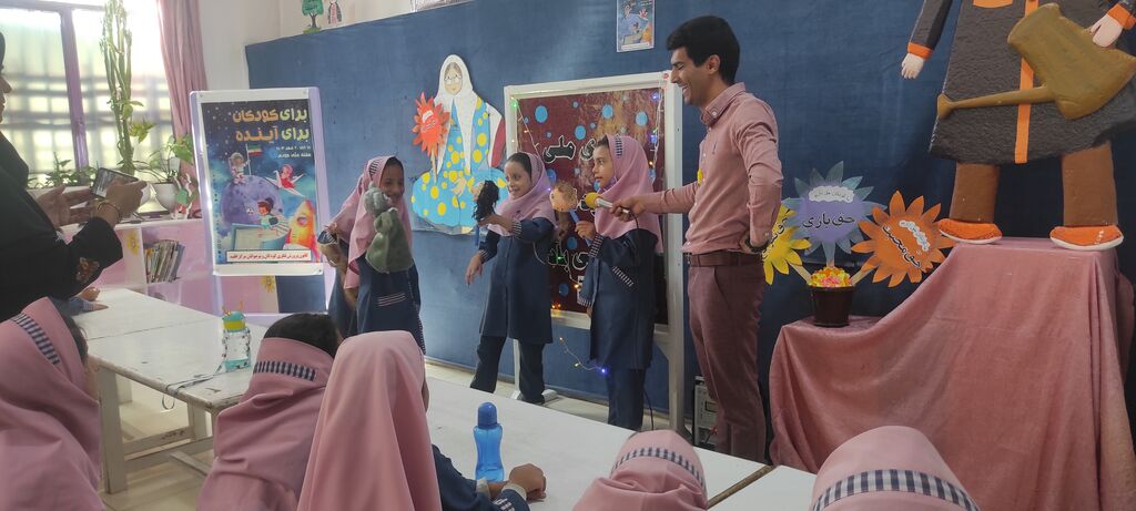 آغاز هفته ملی کودک با حضور پرشور دانشآموزان دبستان شهید مسعودی در مرکز اقلید