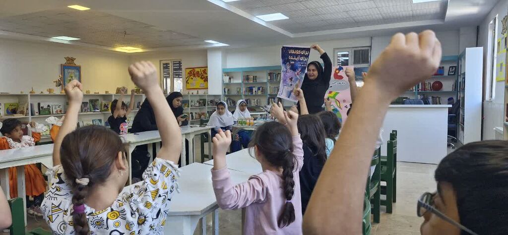 اولین روز هفته ملی کودک در مراکز کانون البرز/ کودکان بنیاد خیریه «دست‌های مهربان» در مرکز ۳