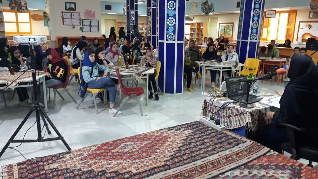 تبیین شیوهنامه قصهگویی برای کانونیاران کرمانشاه