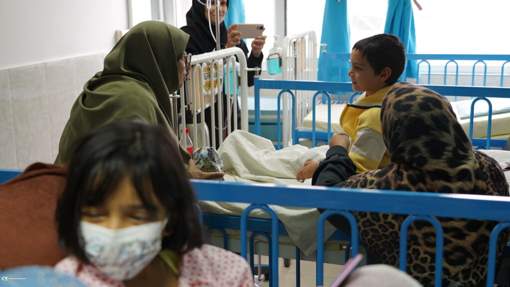 برگزاری جشن هفته ملی کودک برای کودکان بیمارستان دکتر شیخ مشهد