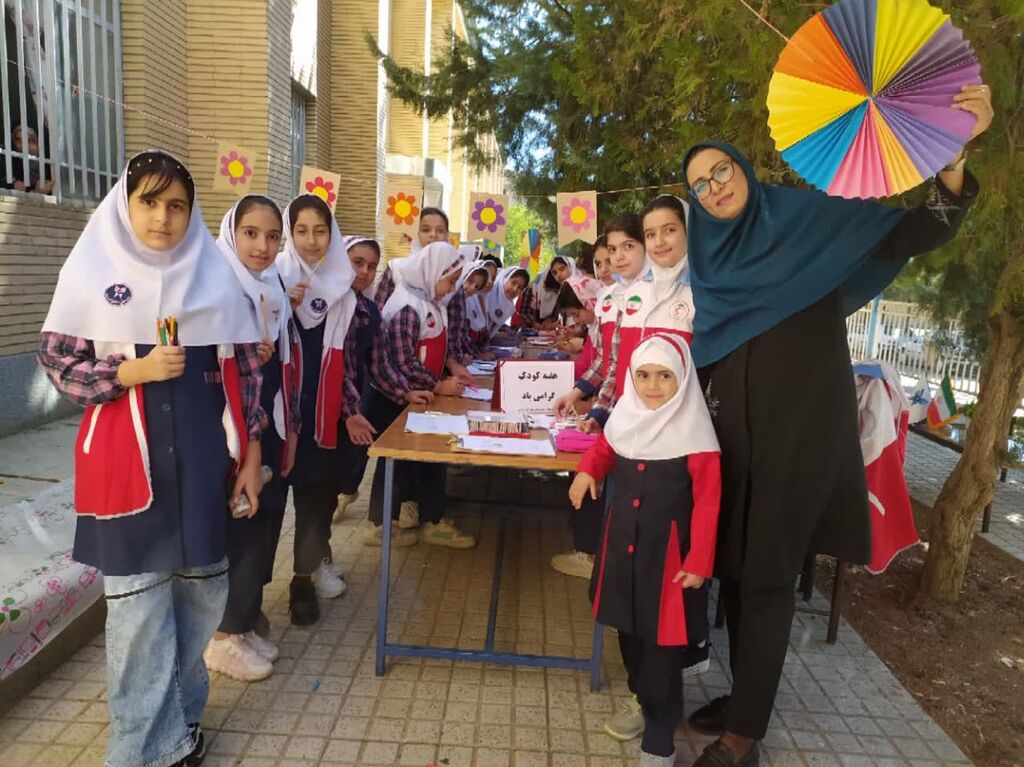 اجرای مسابقه نقاشی با شعار " برای محیط زیست کودکان، برای آیندهای پاکتر و سالمتر"