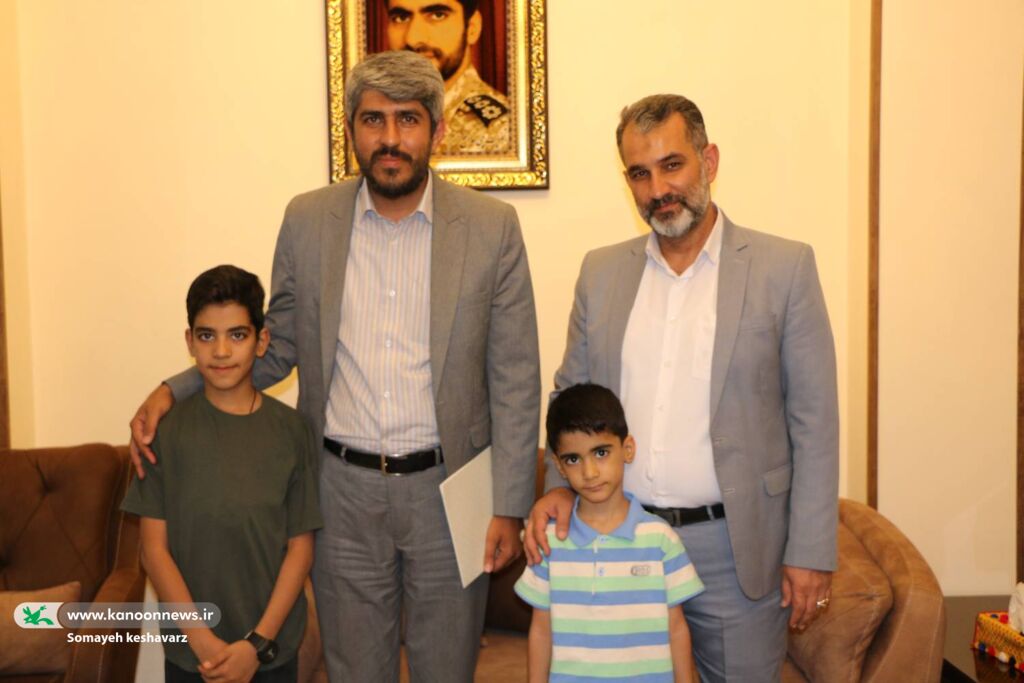 دیدار مدیرکل، معاون مالی اداری و کارشناسان کانونفارس با خانواده شهید عبدالرحیم پرهیزگار شهید مدافعحرم