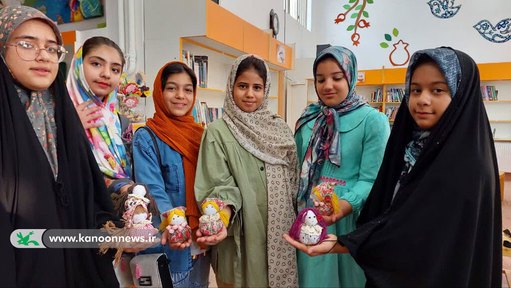 عصرانه مادر دختری عصرانه مادر دختری در ابرکوه برگزار شد