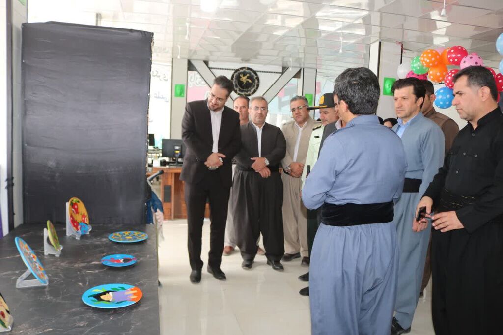 آیین افتتاح نمایشگاه هنرهای تجسمی در ثلاثباباجانی