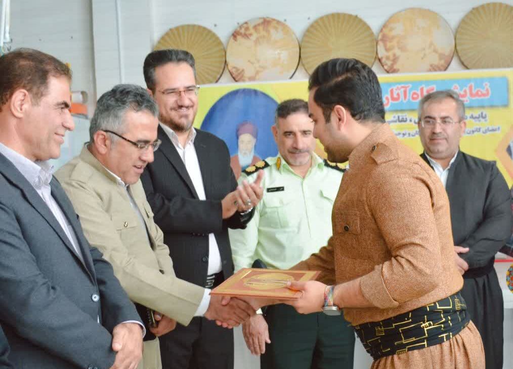 آیین افتتاح نمایشگاه هنرهای تجسمی در ثلاثباباجانی