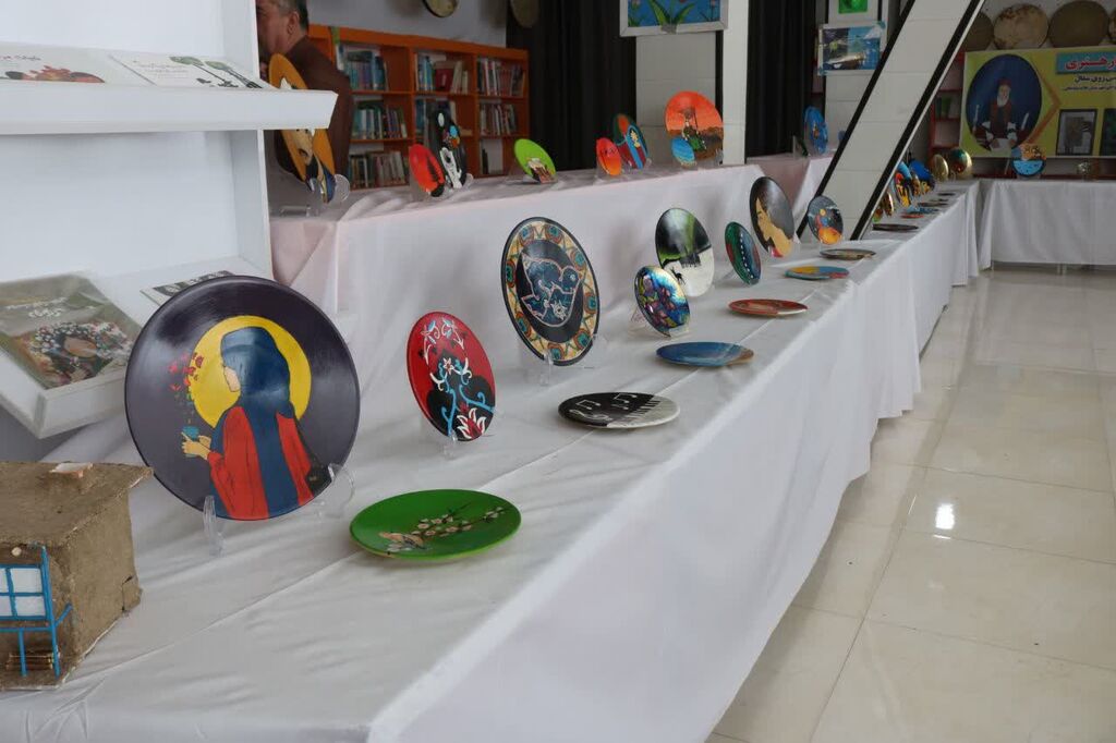 آیین افتتاح نمایشگاه هنرهای تجسمی در ثلاثباباجانی