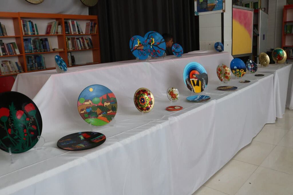 آیین افتتاح نمایشگاه هنرهای تجسمی در ثلاثباباجانی