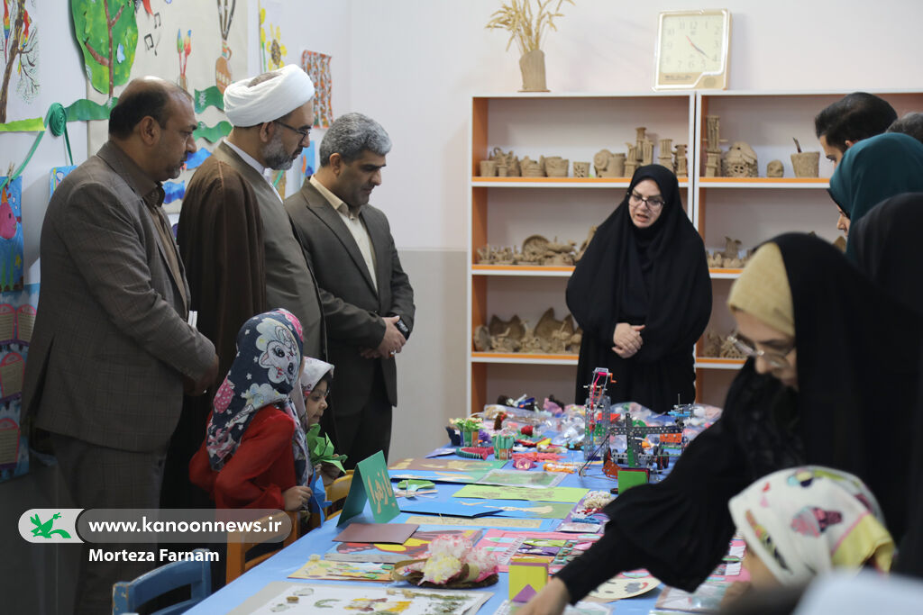 ویژهبرنامه کودکان دیروز، والدین امروز در مهریز برگزار شد