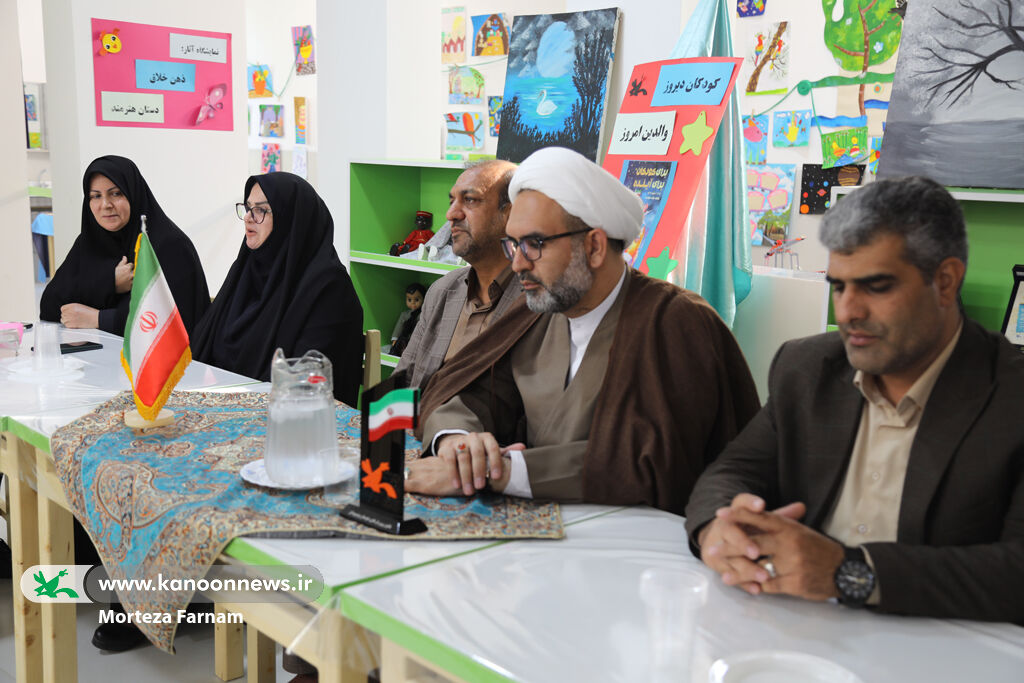 کودکان دیروز، والدین امروز ویژهبرنامه کودکان دیروز، والدین امروز در مهریز برگزار شد