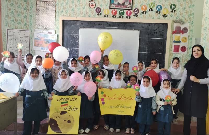 گزارش تصویری مراکز در هفته ملی کودک اجرای برنامههای متنوع مراکز کانون در هفته ملی کودک (بخش دوم)