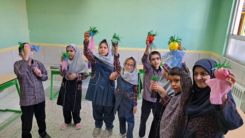 ویژهبرنامه فرهنگی و ادبی برای کودکان نابینا در مدرسه شوریده شیرازی