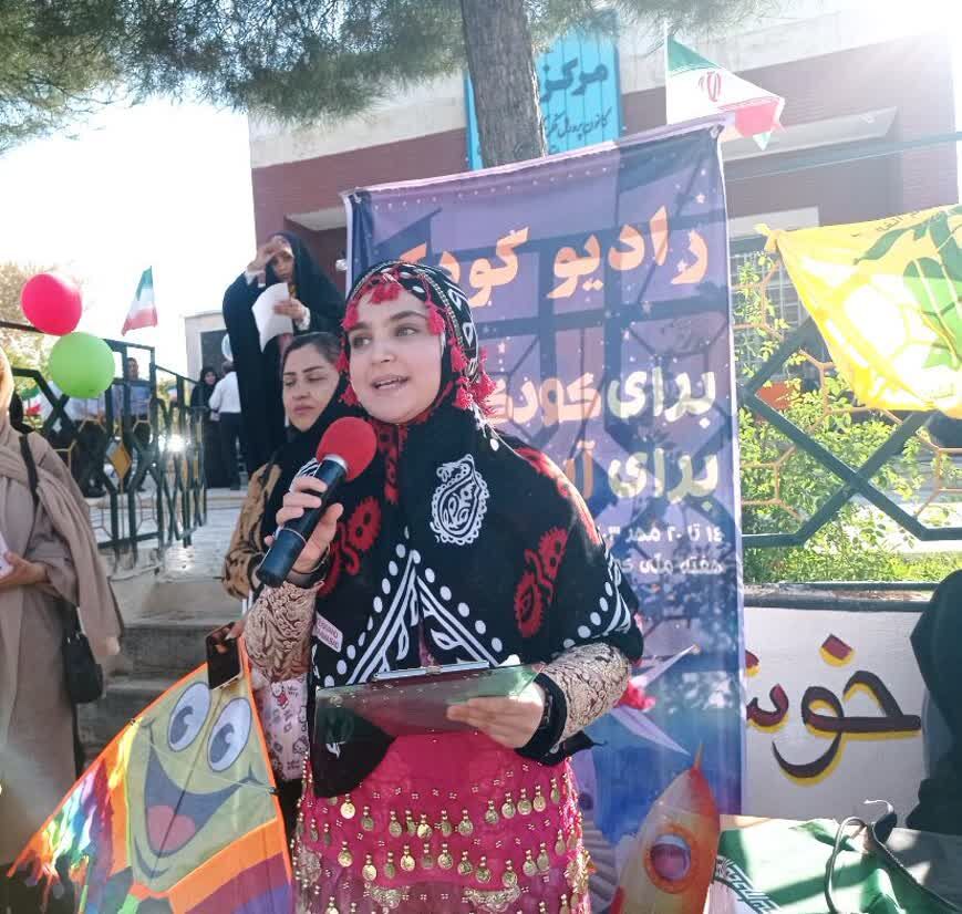 پرواز بادبادکهای کودکان ایلامی بر فراز آسمان ایلام