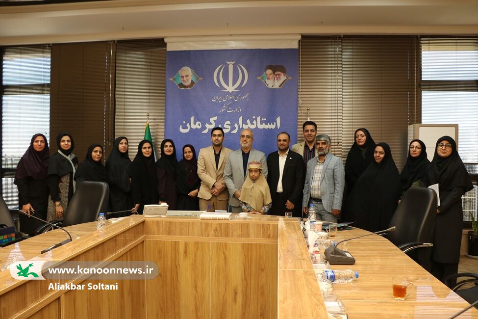 دیدار کارکنان کانون پرورش فکری با استاندار دیدار کارکنان کانون پرورش فکری با استاندار