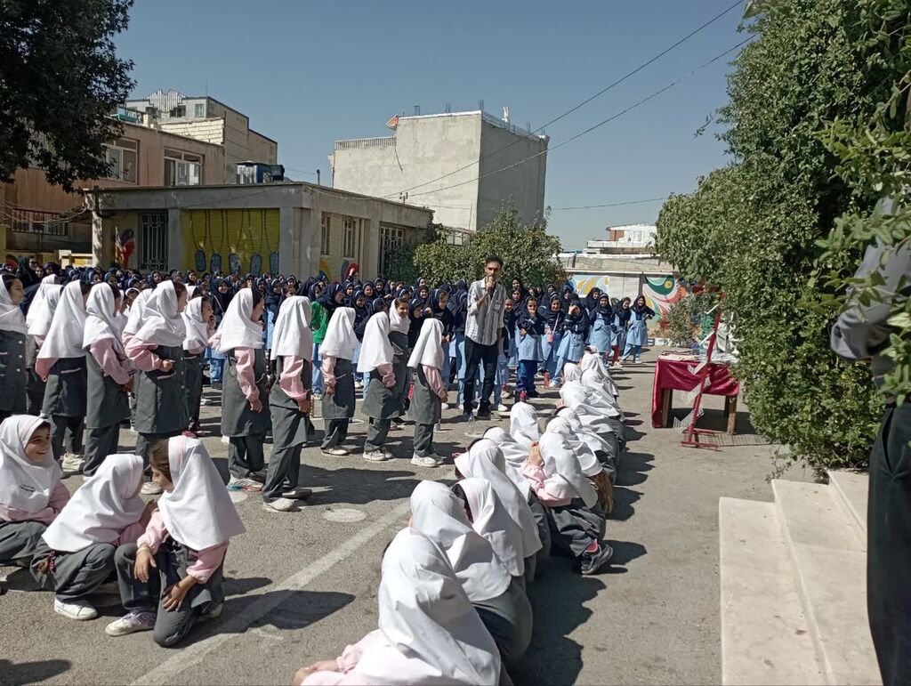 تجهیز کتابخانه مدرسه شاهد کرمانشاه به نام شهدا با اهدای کتابهای کانونی