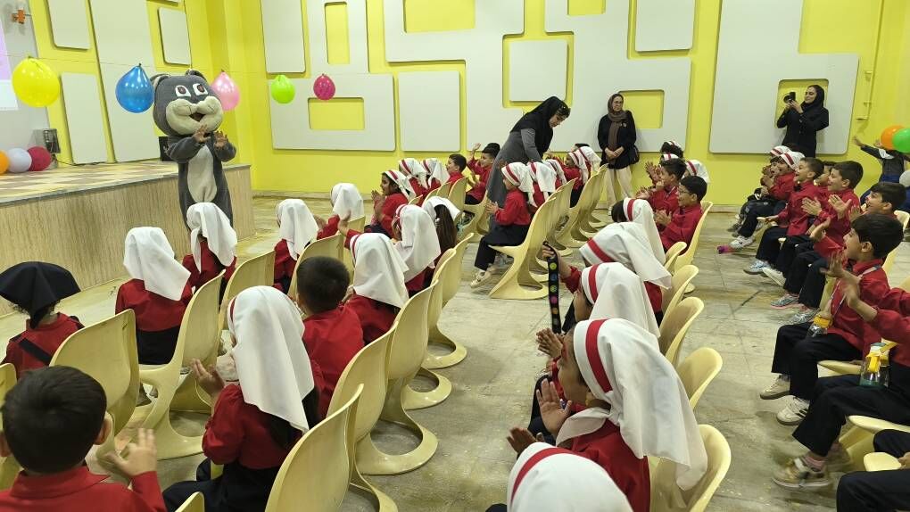 ویژهبرنامه «رنگینکمانپاکیزگی» در کانون مرکزمرودشت