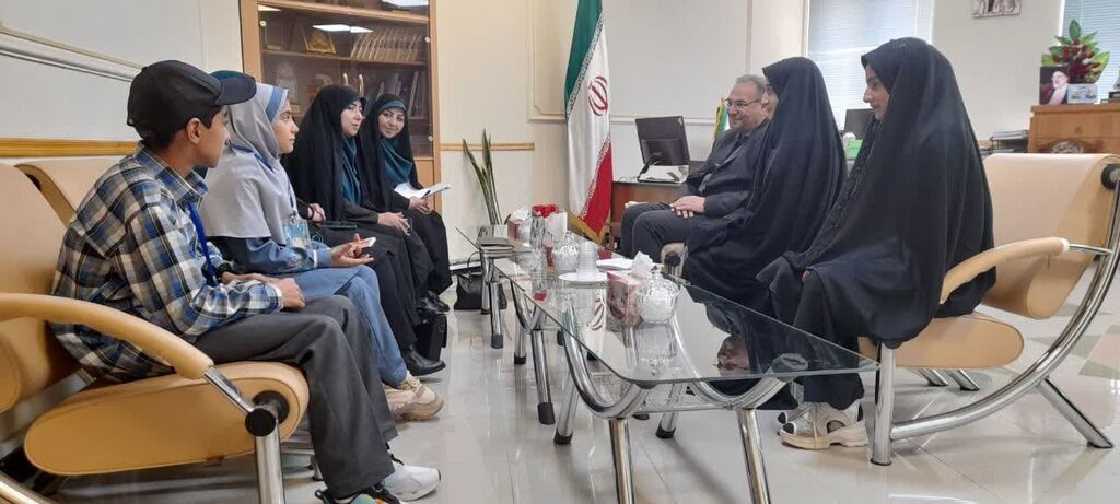 دیدار کانونیاران مراکز استان همدان با مسئولان شهری