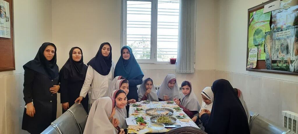 دیدار کانونیاران مراکز استان همدان با مسئولان شهری