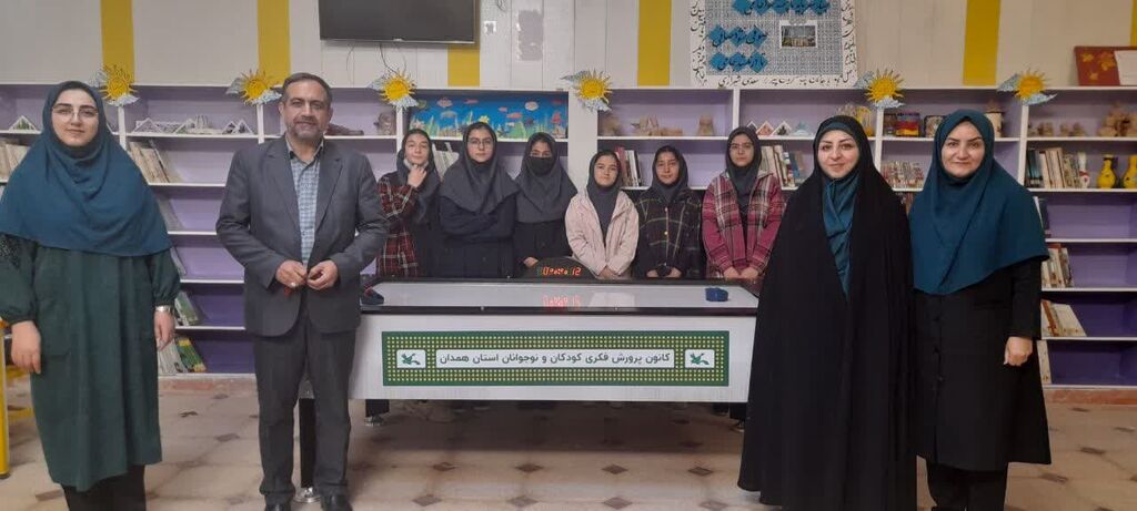 دیدار کانونیاران مراکز استان همدان با مسئولان شهری