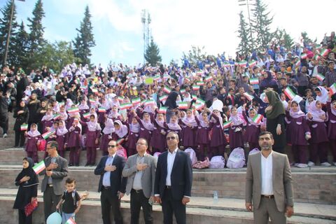 جشن سه نفری کودکان ساروی در بوستان ولایت به مناسبت هفته ملی کودک