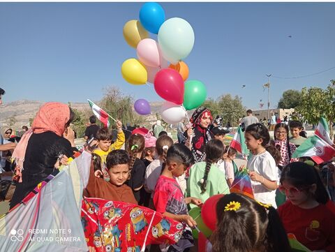 پرواز بادبادک‌ها برفراز آسمان ایلام به میزبانی کانون پرورش فکری کودکان و نوجوانان استان ایلام
