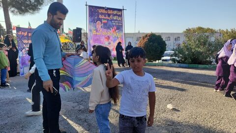 پرواز بادبادک‌ها برفراز آسمان ایلام به میزبانی کانون پرورش فکری کودکان و نوجوانان استان ایلام