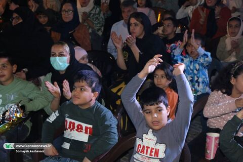 در پارک کودک شیراز برگزار شد؛
شب دوم جشن‌بزرگ کودک کانون فارس با ویژه برنامه نشاط‌جوانه ها همراه با رویداد بازی‌محور کودک وخانواده