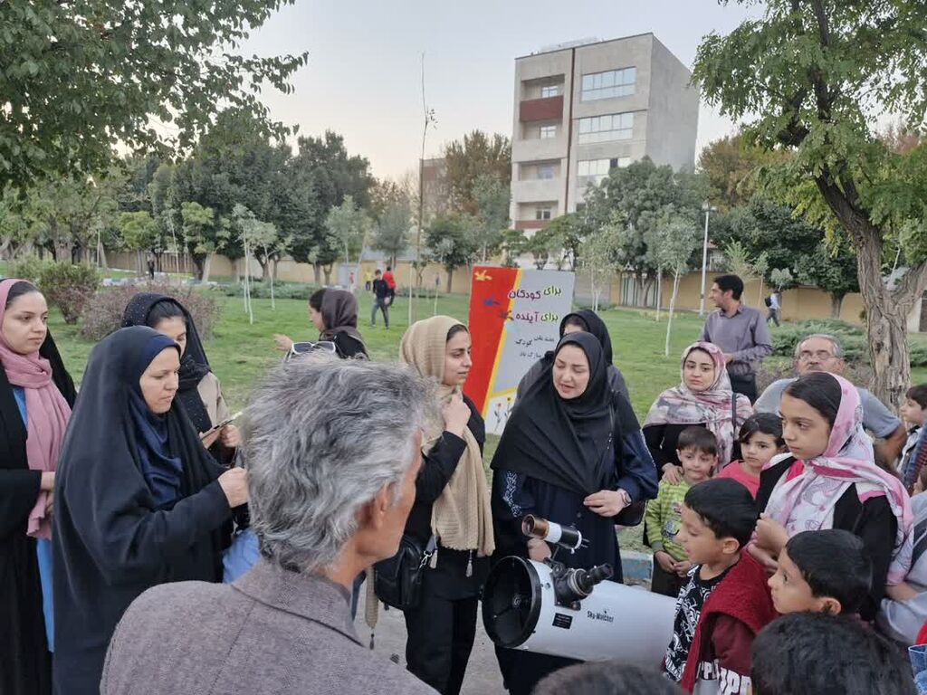 رصد ماه و خورشید در هفته ملی فضا توسط کانون همدان