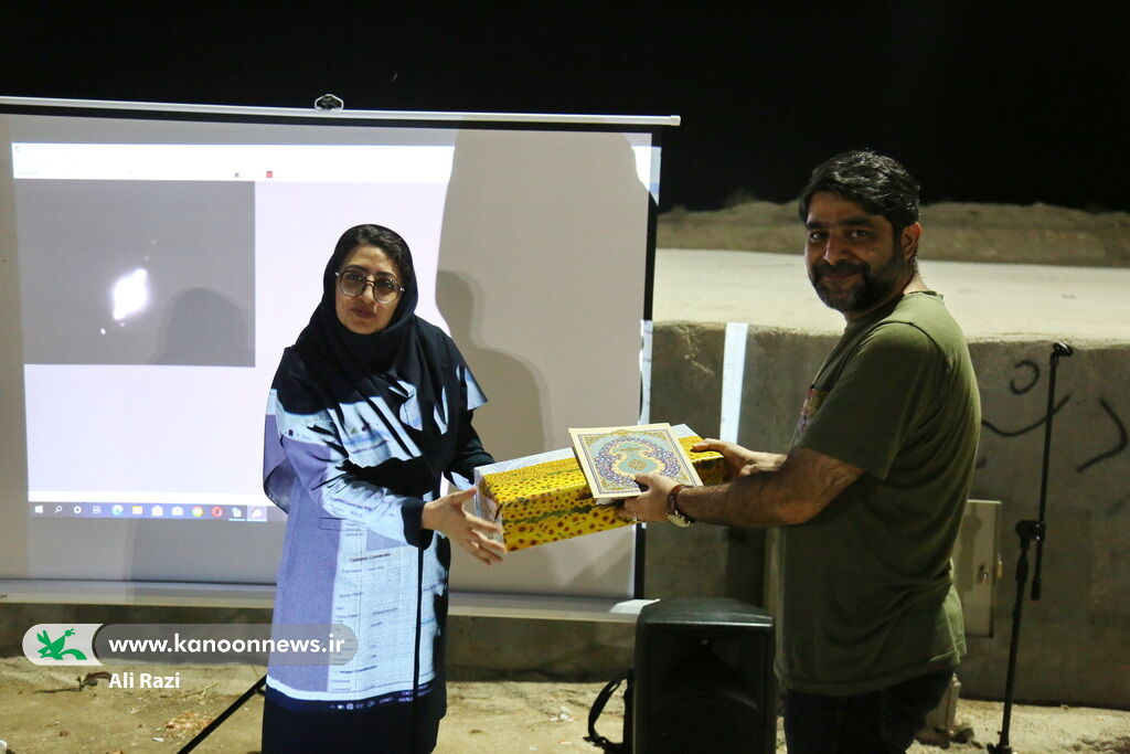 کاوش کودکان عالیشهری در آسمان شب