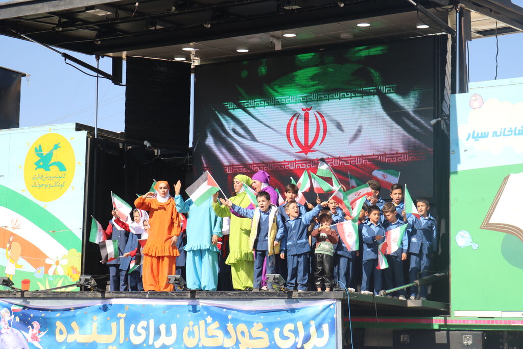 بیش از یازده هزار نفر نمایش «پاهای خانم هزارپا»را در استان قزوین تماشا کردند