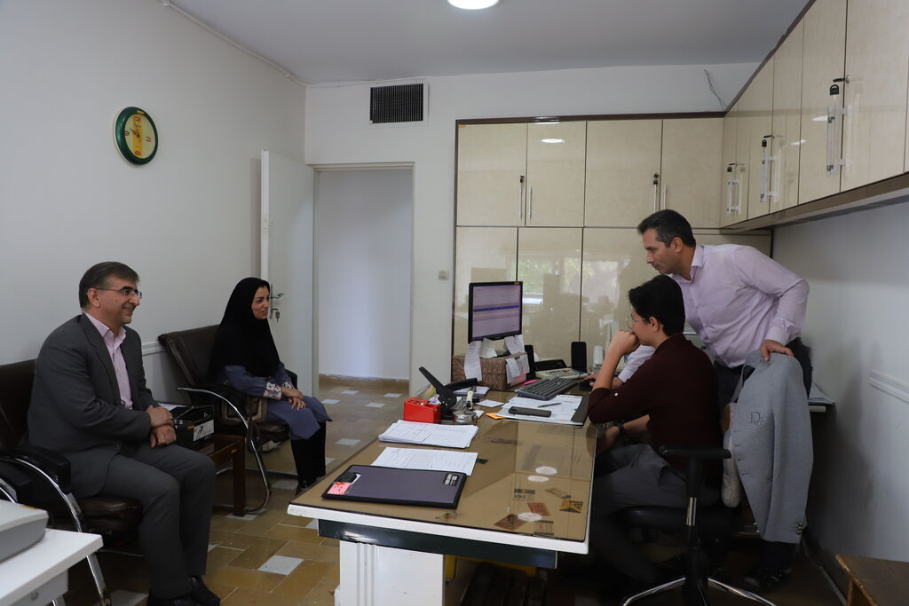 بچه‌ها در کانون استان قزوین در جای بزرگترها نشستند