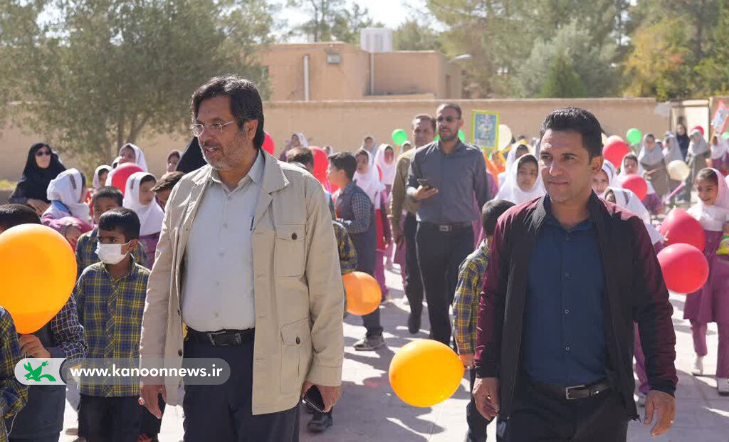 شادپیمایی کودکان ابرکوه در هفته ملی کودک برگزار شد