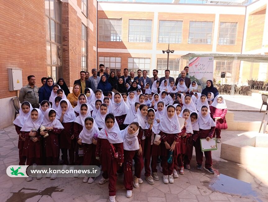 کاشت درخت با آرزوی صلح برای کودکان جهان