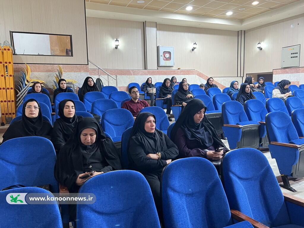 نشست آموزشی "کودک، چالش های خانواده و راهکارها" در کانون استان بوشهر برگزار شد
