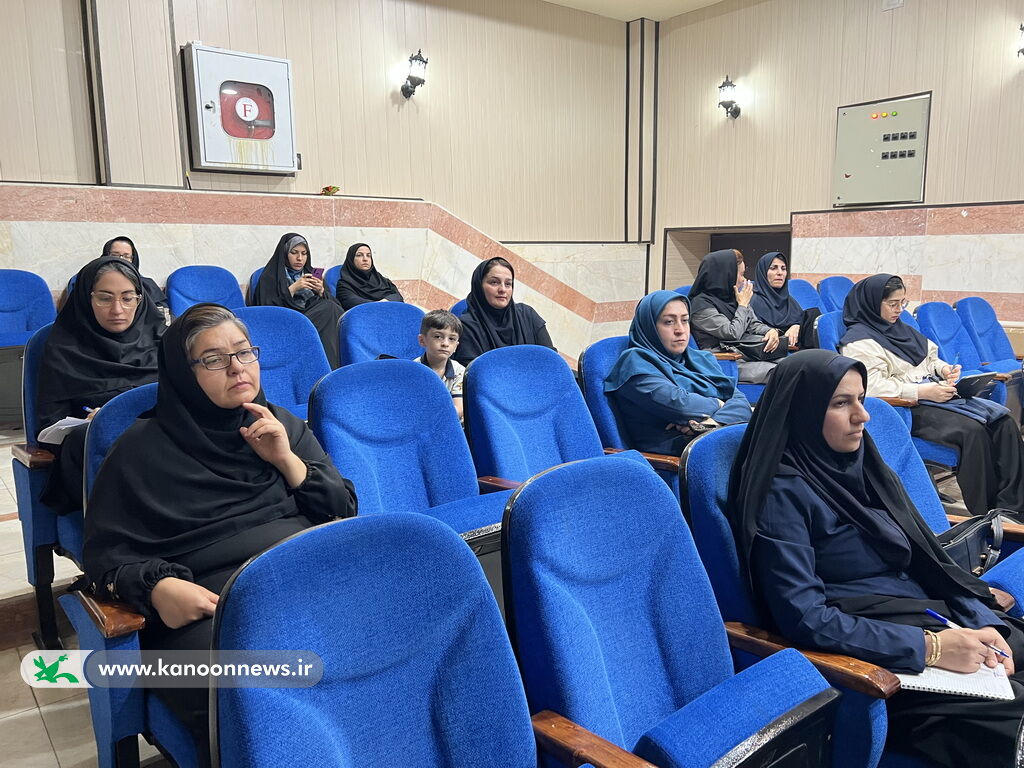 نشست آموزشی "کودک، چالش های خانواده و راهکارها" در کانون استان بوشهر برگزار شد