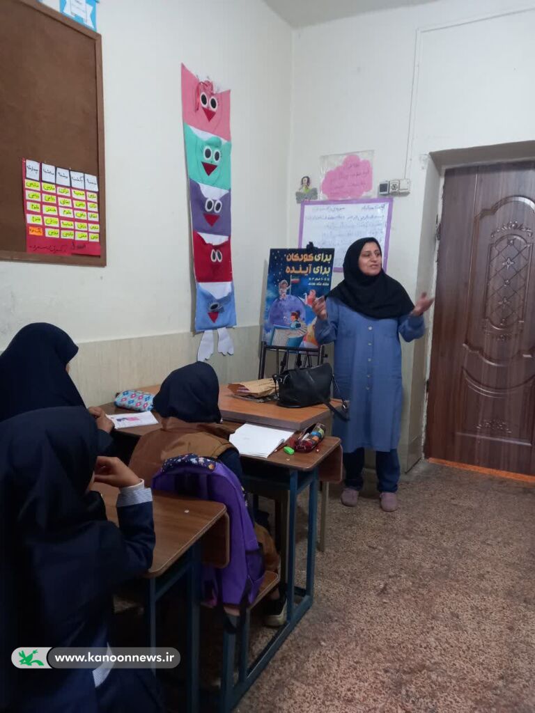 «نامههای مهربان» به دست دانشآموزان منطقه تبادکان رسید